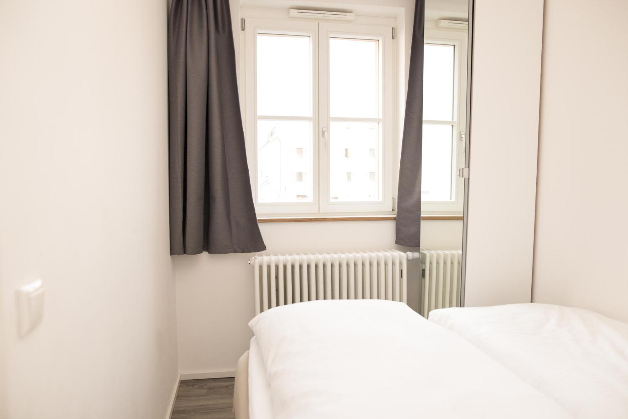 Arnulfsplatz Aparts Regensburg Phòng bức ảnh